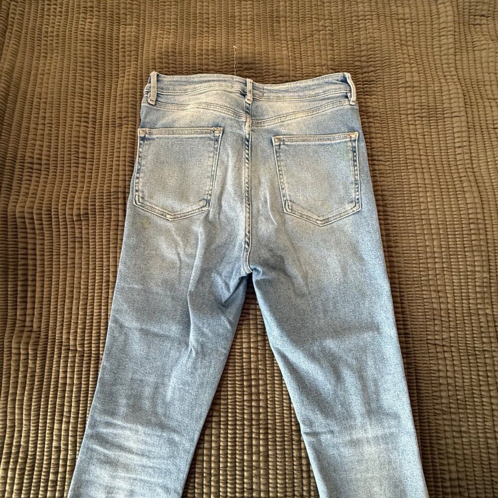 We The Free Anthropologie Light Wash High Rise Raw Hem Skinny Jeans Sz 31 - Picture 13 of 14